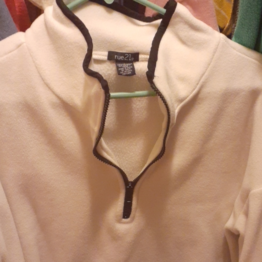 Fleece half zip pullover
